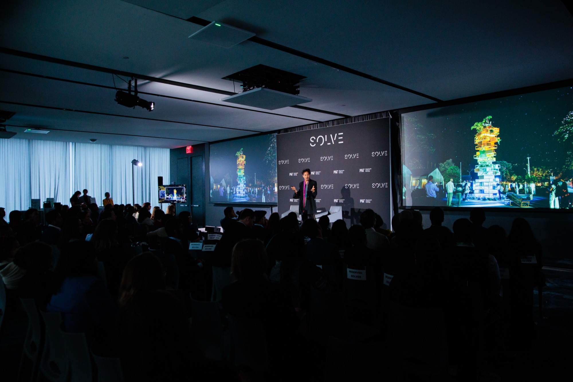 Von Wong speaking on stage